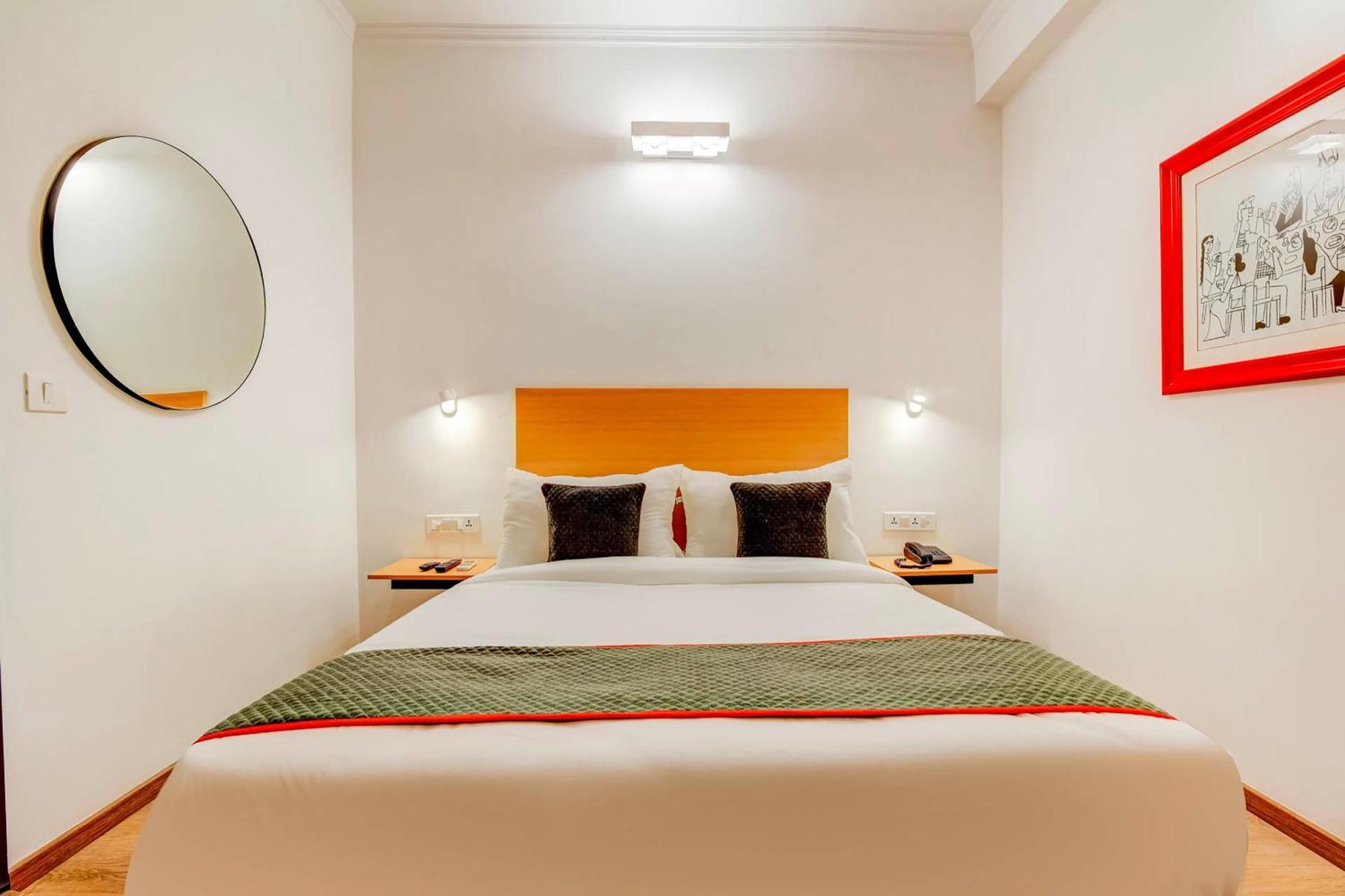 Hotel O Star Key Гургаон Экстерьер фото